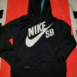 BOYS NIKE SWEATSHIRT SIZE SMALL (8-10)